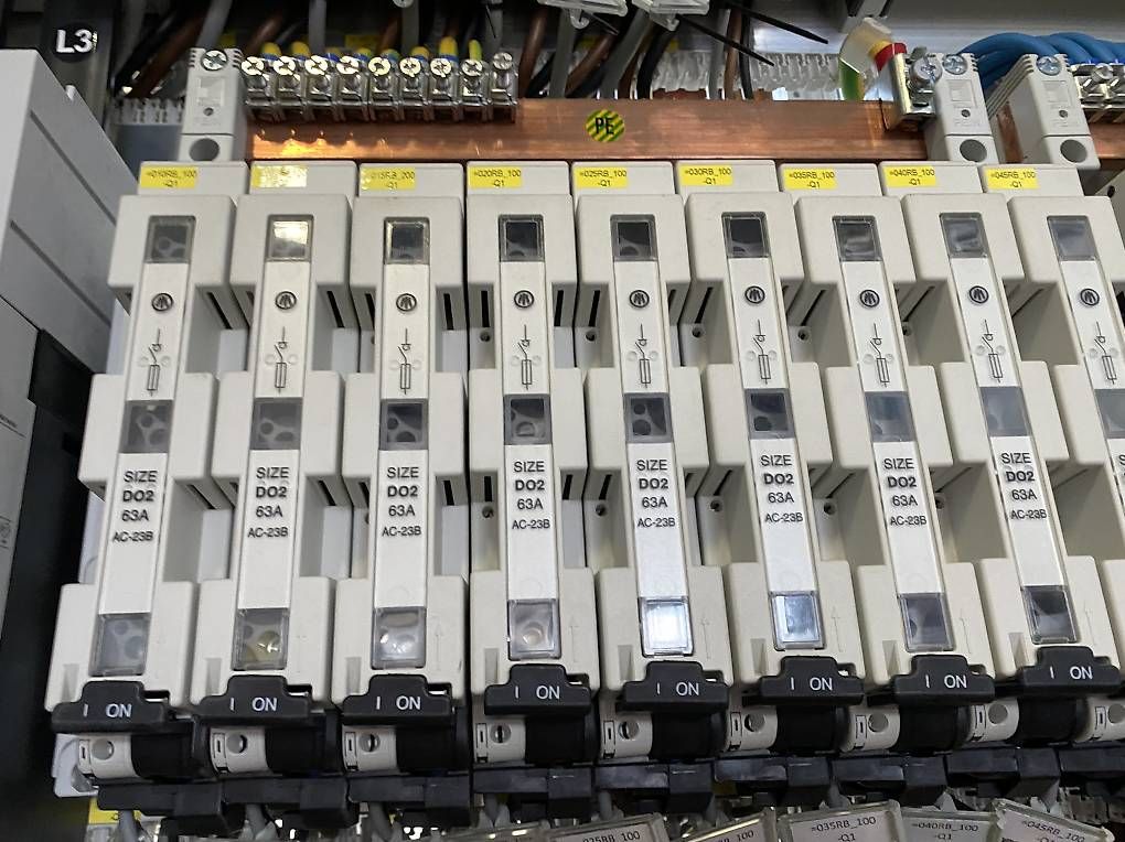 Componenti elettronici: Siemens Roboterschrank – Usato da Nebikon venduto da schnischna80 6