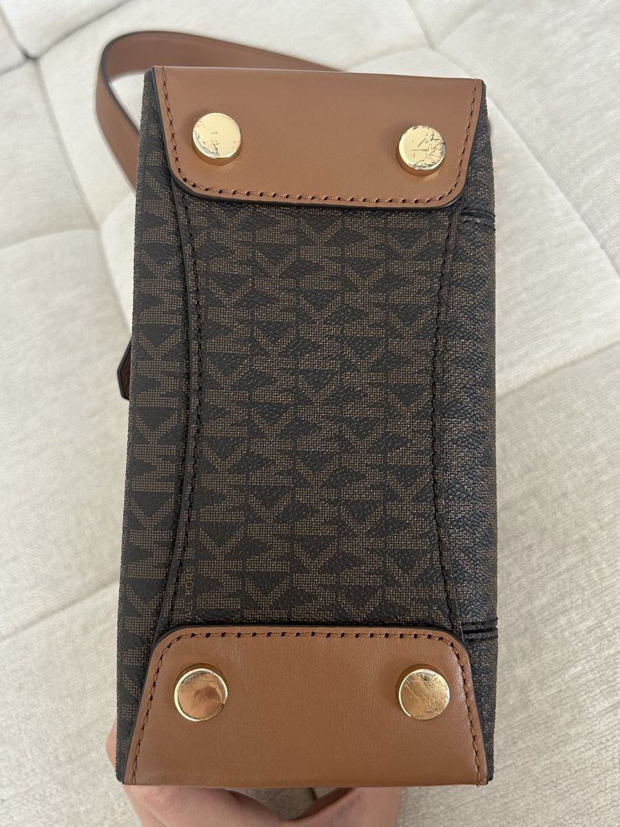 Michael Kors Sacs femmes: Michael Kors Umhängetasche  – D'occasion à Wallisellen par lau_68b9 7