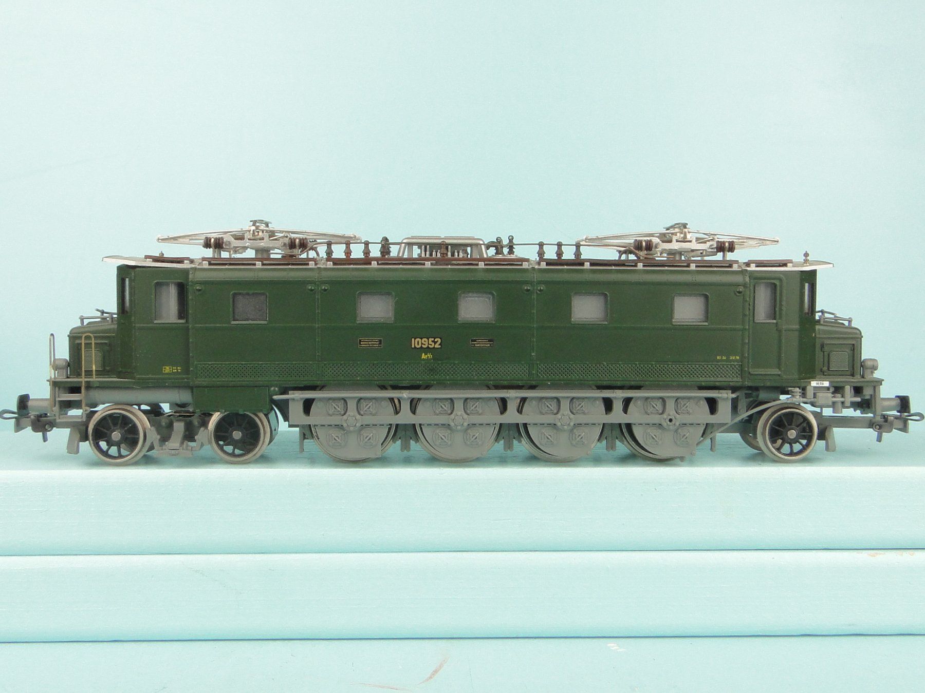 Liliput Modellini di ferrovie: Liliput 4750 SBB Ae 4/7 – Usato da Bülach venduto da cann11 4