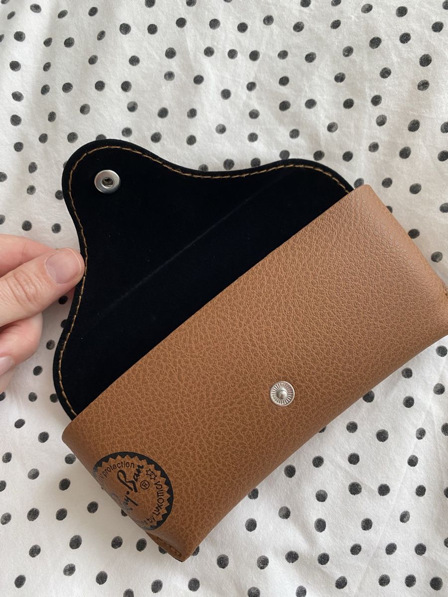 Sonstige Kleidung & Accessoires: Brillenetui Ray Ban NEW – Neu und originalverpackt aus Zürich von supereme 1