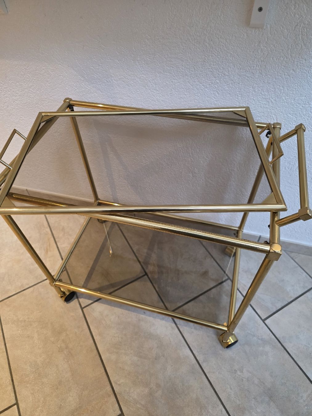 Toutes les décorations: Servierwagen Messing mit Glasplatten  – D'occasion à Mümliswil par Mizzi77 5