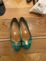 Salvatore Ferragamo Ballerinas grün Grösse 38