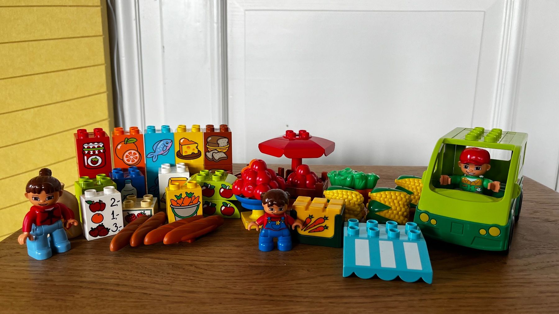 Lego Figurines: Lego Duplo Marktstand Gemüse Auto – D'occasion à Ennetbaden par teo_yg9s