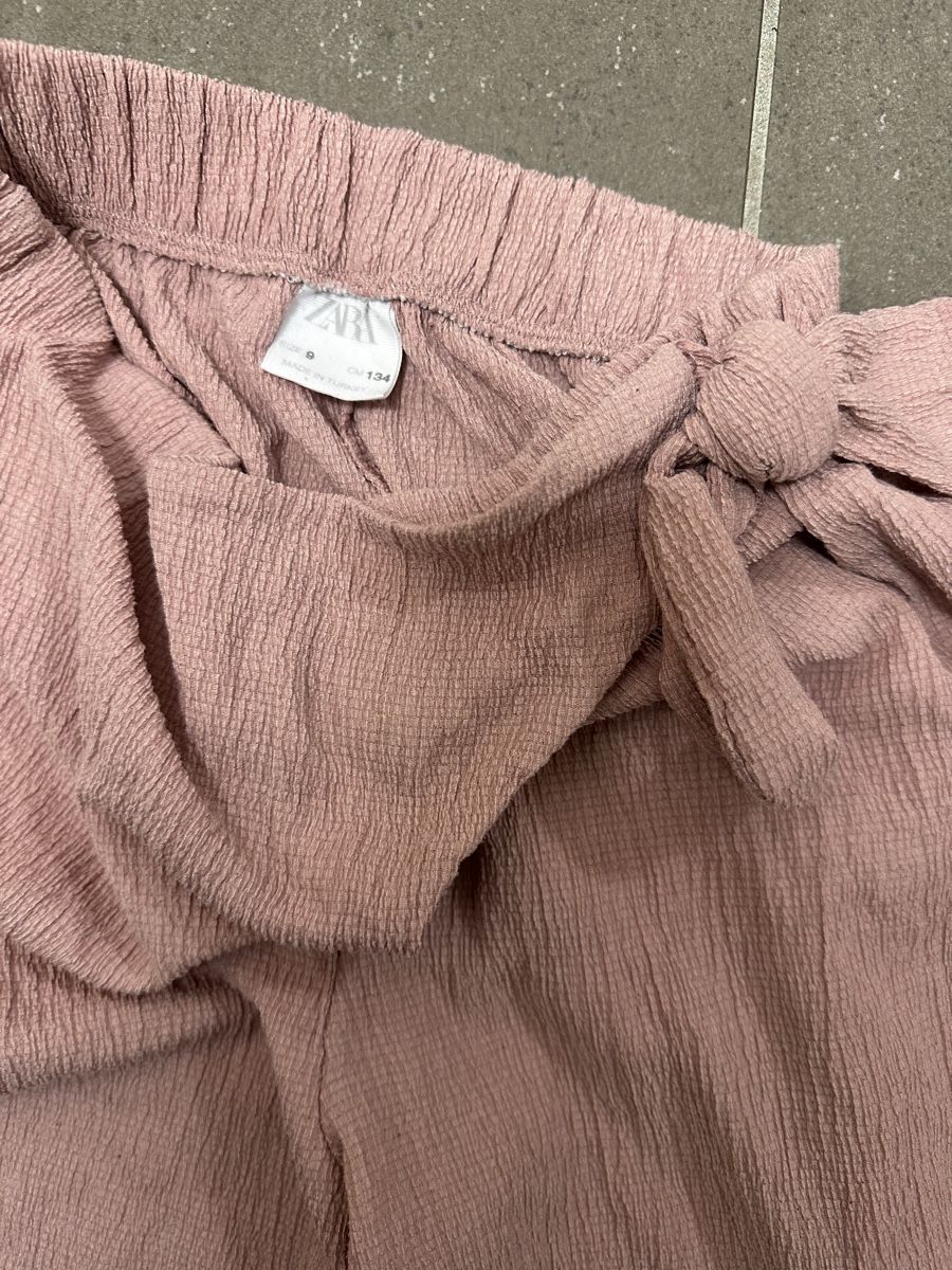 Zara Pantaloni: Zara Stoffhose Grösse 134 – Usato da Busswil venduto da billib 1