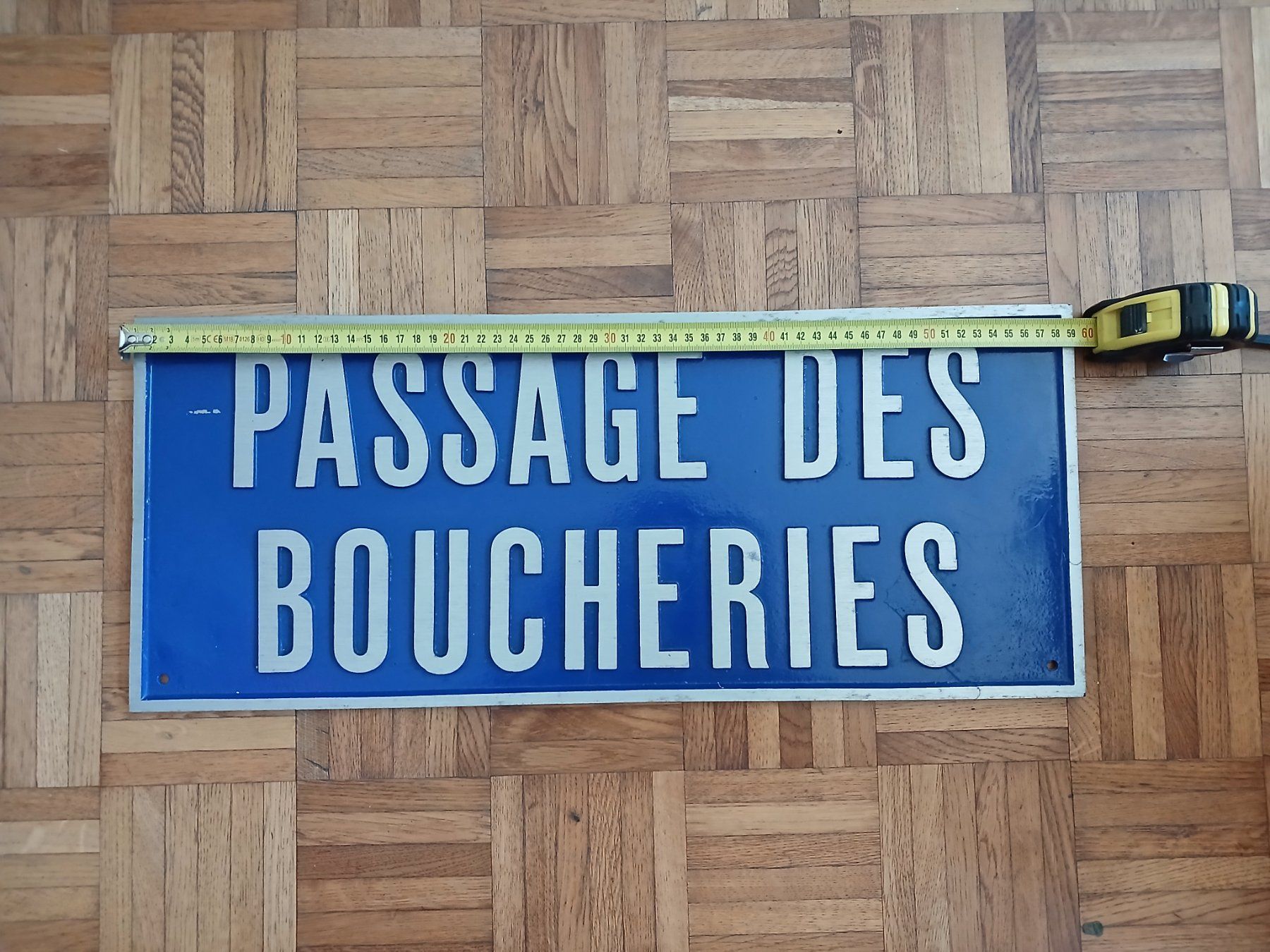 Insegne: Plaque de rue de la ville de Neuchâtel . – Usato da Neuchâtel venduto da nik_h7np 3