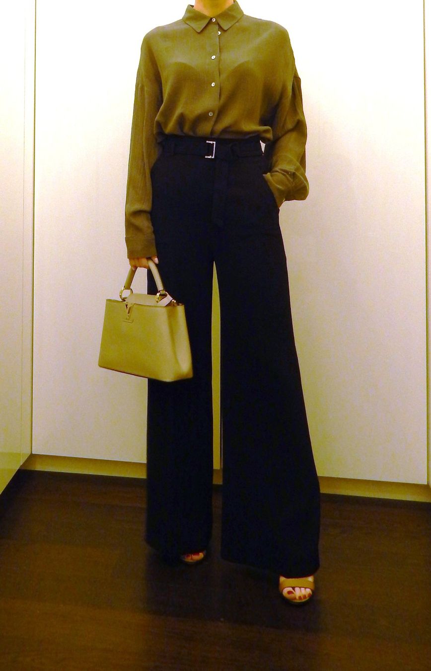 H&M Pantaloni: H&M Weite Hose mit Gurt Gr. XXS/32 – Usato da Tuggen venduto da vivira 1