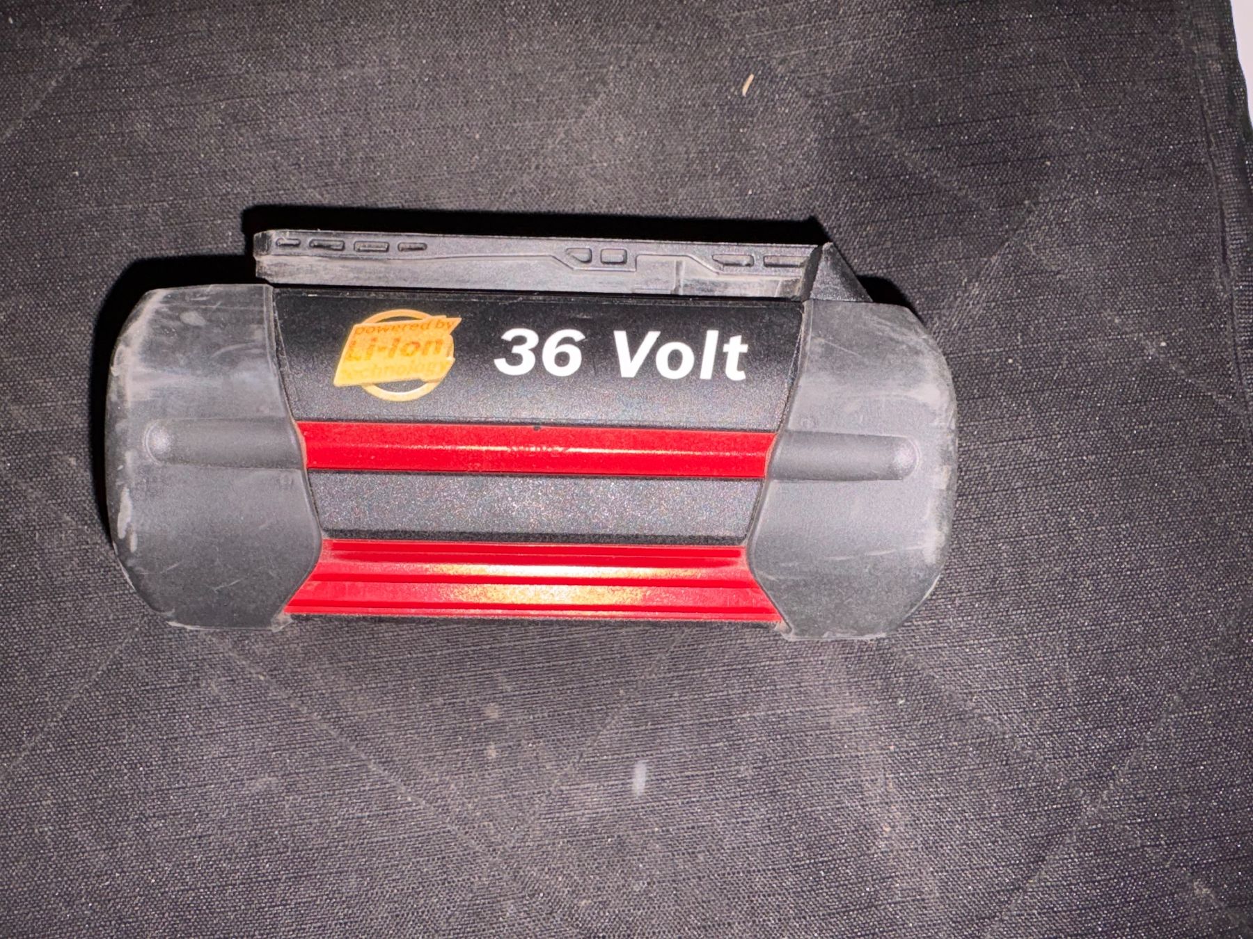 Bosch Caricatori & Batterie: Bosch Akku 36V ---- 2.6Ah – Usato da Lausen venduto da sen_jm7c 2