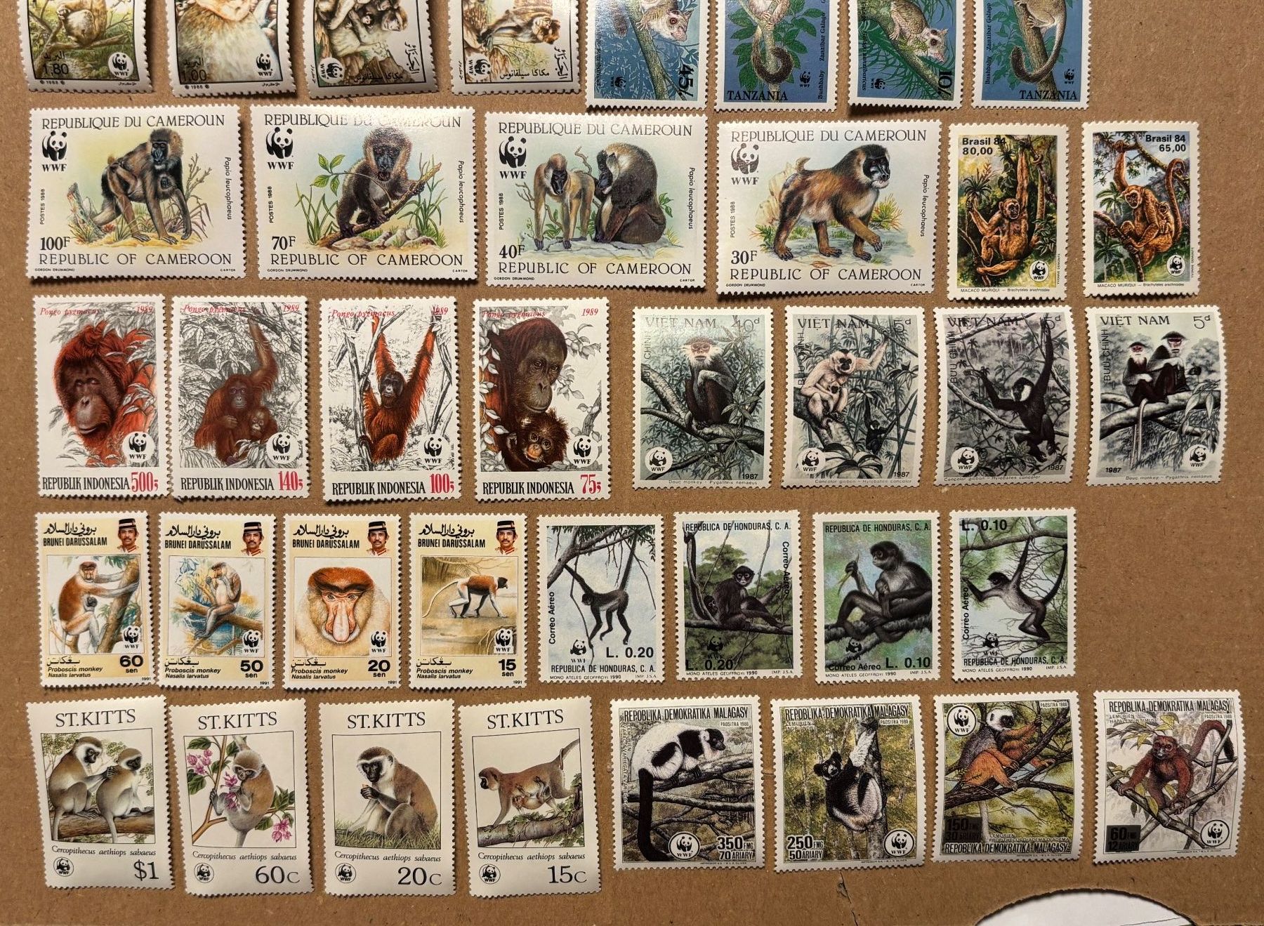 Tous les timbres: 42 verschiedene Briefmarken div. Länder mit Affen – D'occasion à Baar par bricksandmore 3