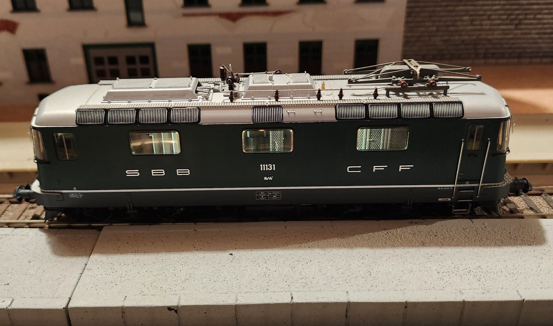Roco Modelleisenbahnen: Roco Re 4/4 ii 11131 DCC Sound – Neu (gemäss Beschreibung) aus Wittenwil von ced_q8j7 7