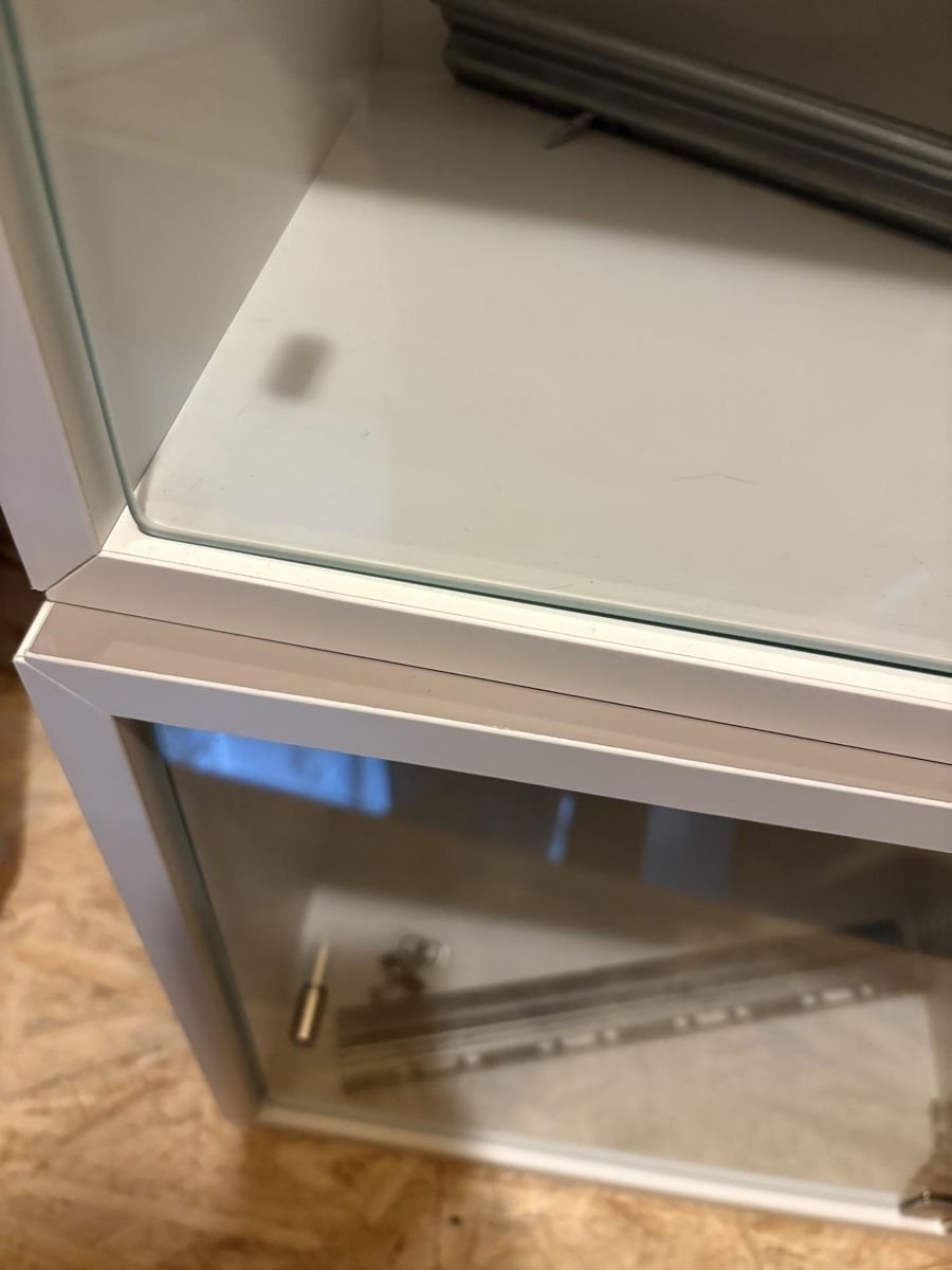 Vetrine: Ikea Vitrinen mit Smart-Beleuchtung – Usato da Wohlen b. Bern venduto da TheGift 2
