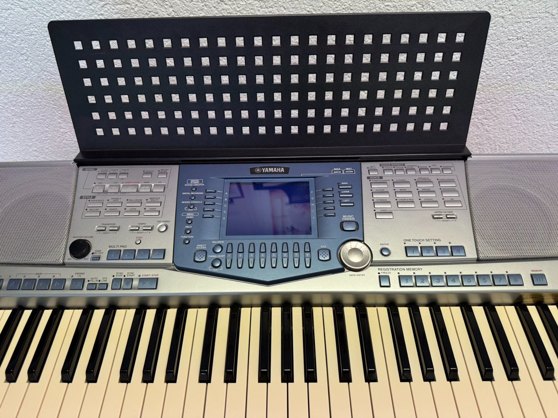 Yamaha Strumenti musicali: YAMAHA-Keyboard – Usato da Wiesendangen venduto da Musighuus_Schmidt 1