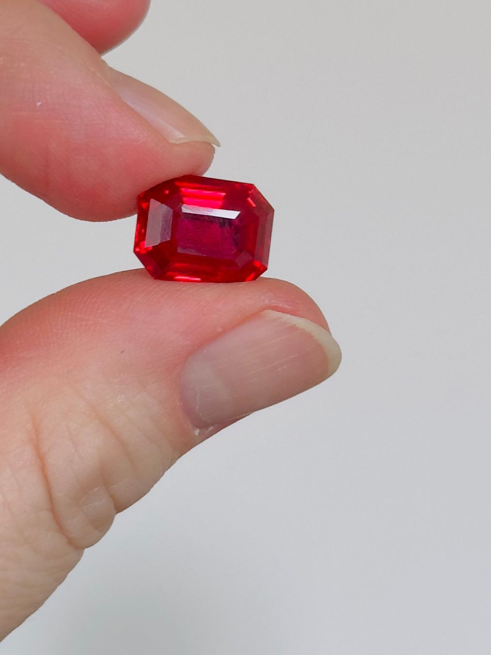 Pietre preziose: 8.10 Ct Loose Gemstone Certified – Nuovo e nell'imballaggio originale da Genève venduto da AWWA 5