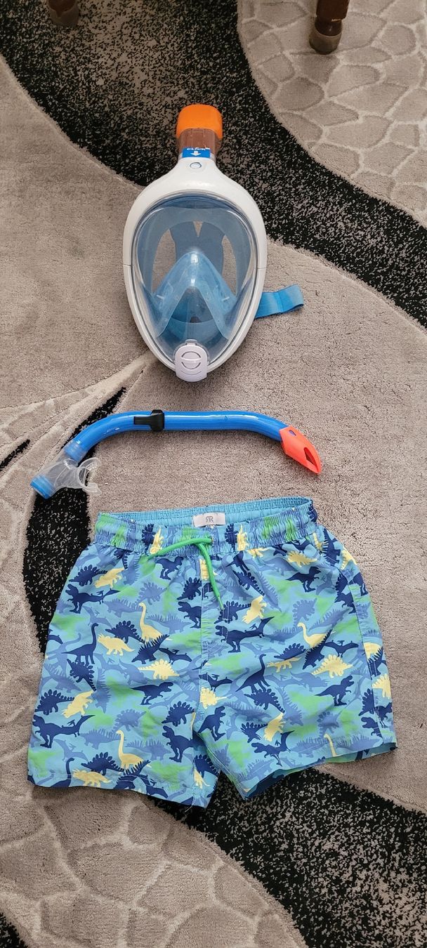 Salvagente:  2Bouée bébé ,servette microfibre, sandale t23,2 casqutte  – Nuovo (secondo la descrizione) da Vevey venduto da obi_n8zc 8