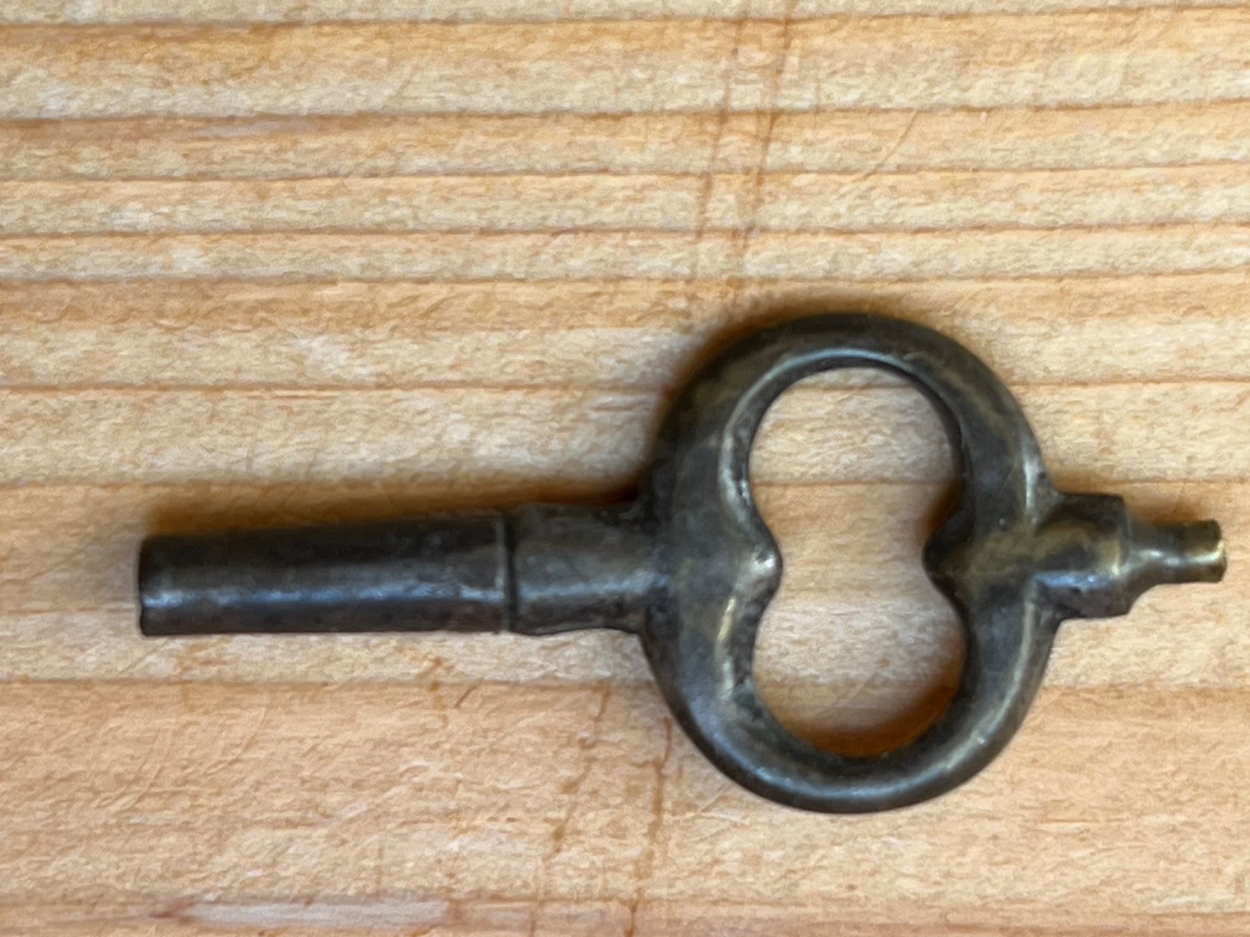 Clés: 4 alte Uhrenschlüssel – D'occasion à Flumenthal par Fetthenne 3