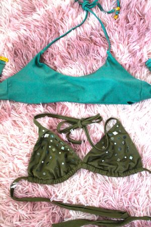 2er Set Bikini Oberteile Khaki/grün Nieten/Strass
