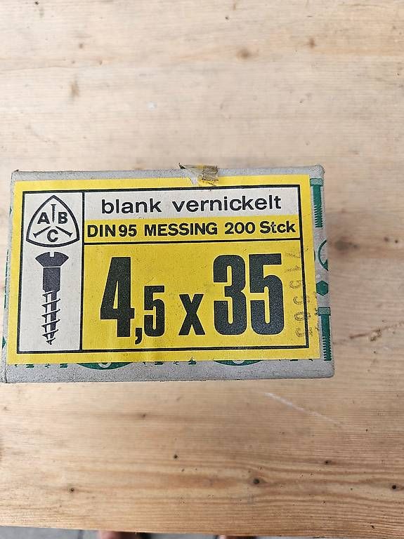 Quincaillerie: Schrauben – D'occasion à Altstätten SG par Gartenmeister60