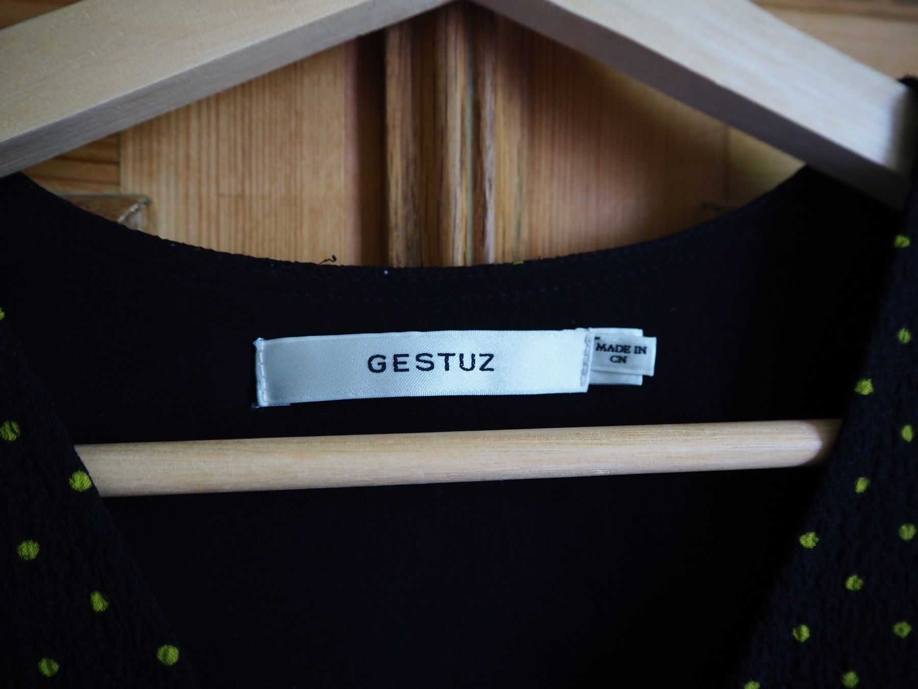 Gestuz Camicette: Gepunktete Bluse von Gestuz – Usato da Oberwil BL venduto da Fialova 7