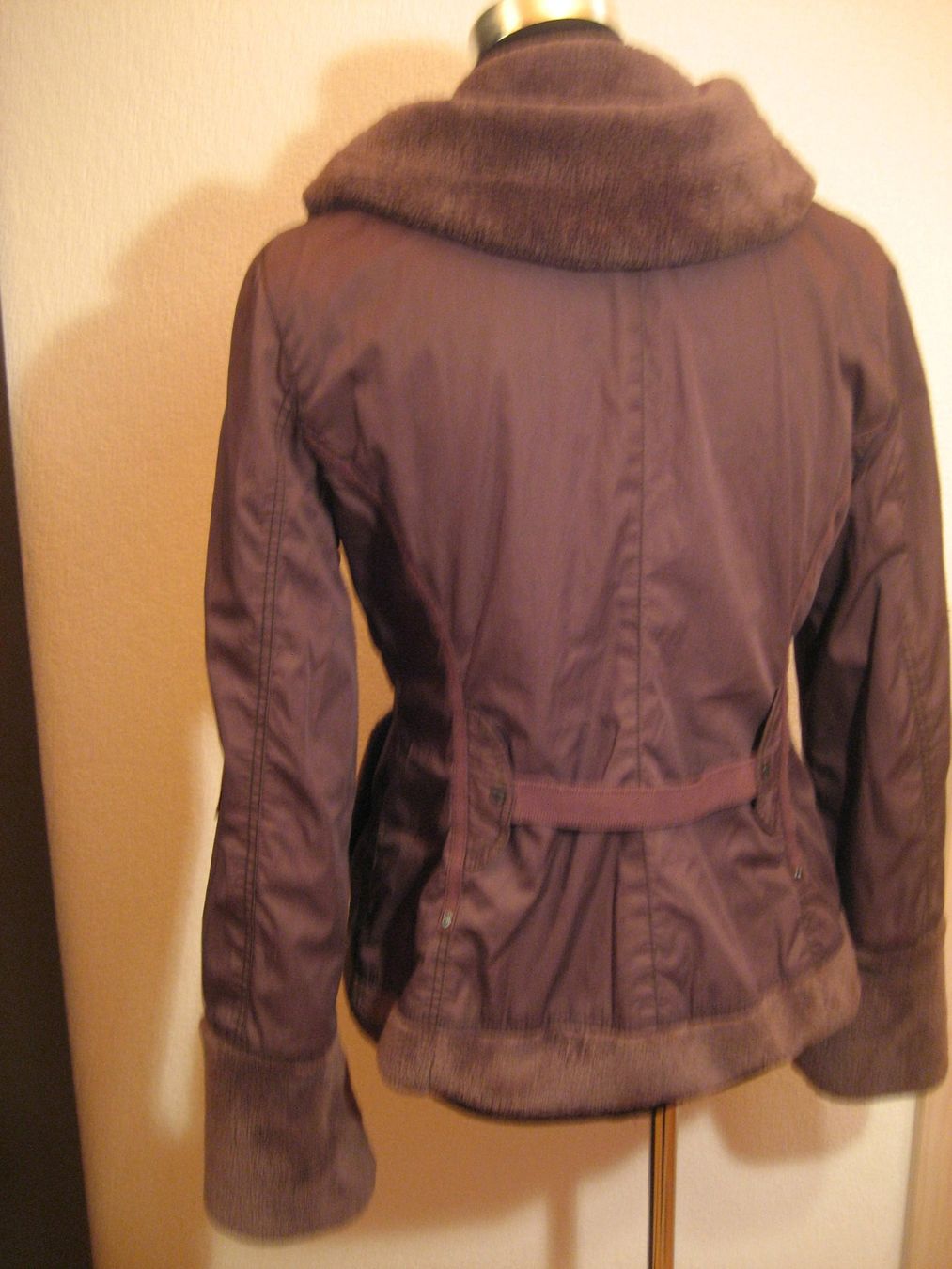 Nile Giacche: Veste Nile réversible taille M – Nuovo (secondo la descrizione) da Delémont venduto da marryb 3