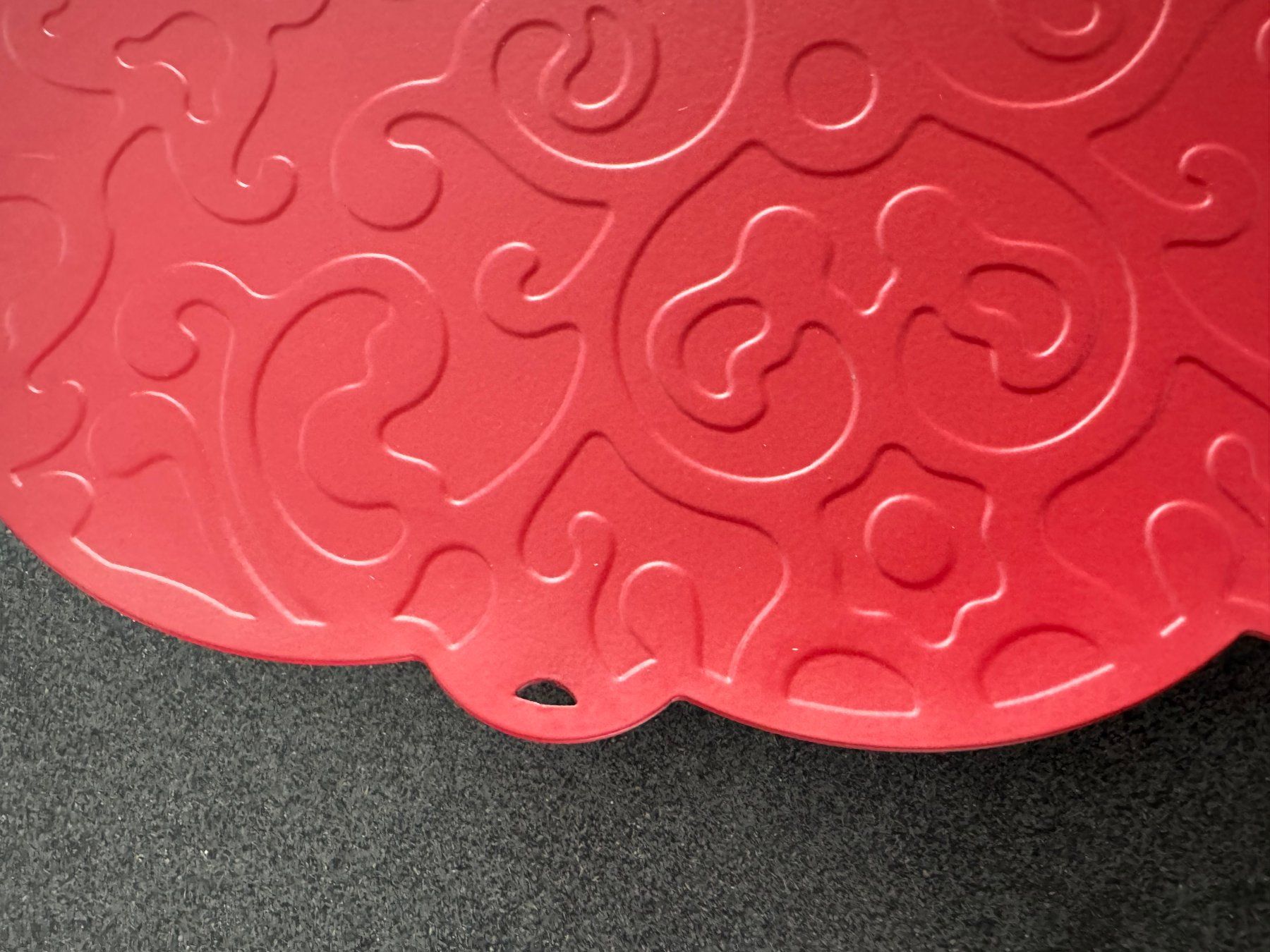 Alessi Servierplatten: Alessi "Dressed Red Tablett" Marcel Wanders 2011 – Gebraucht aus Fribourg von tschjoly 3