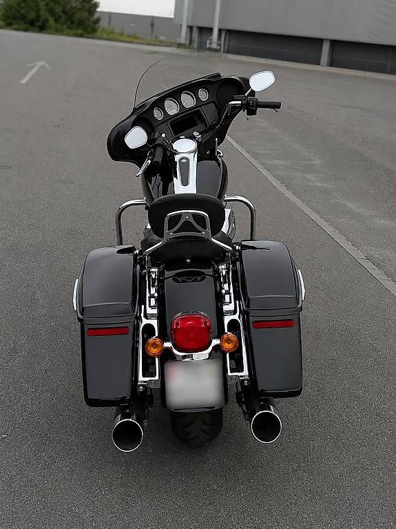 Touring: Harley-Davidson Electra Glide – D'occasion à Frauenfeld par osa_rnj6 1