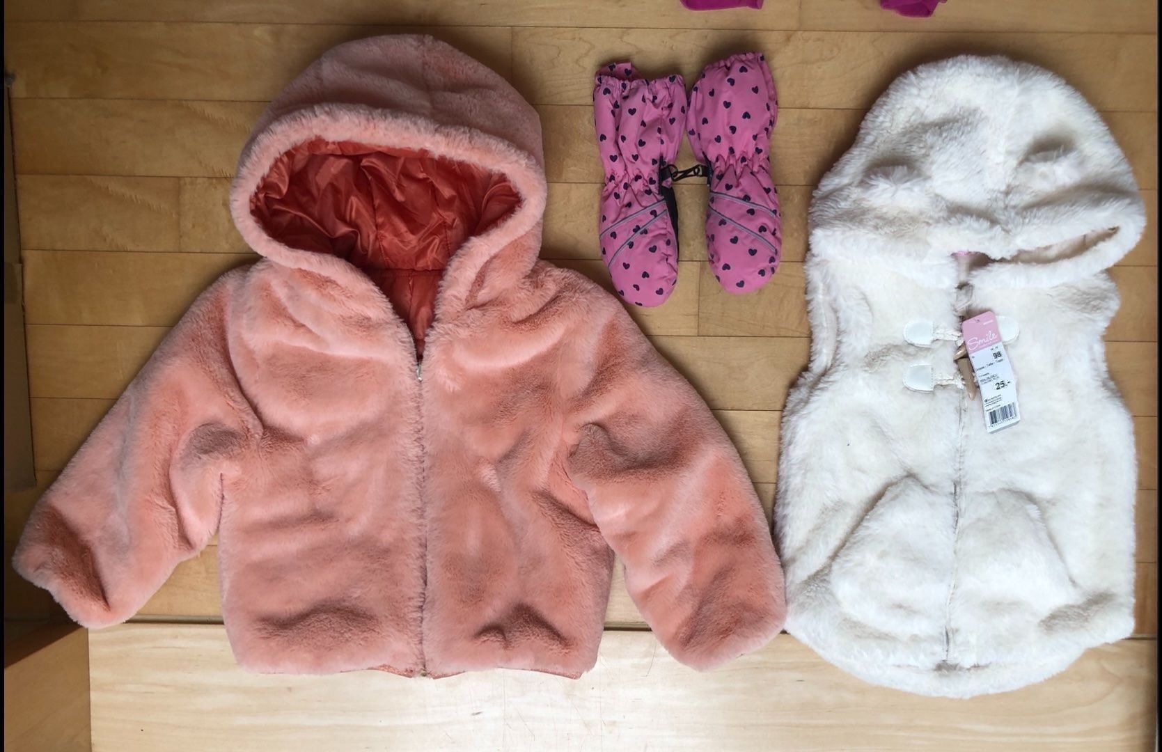 Lotti & Set di vestiti: XXL Kleiderpaket Mädchen Gr.98/104 – Usato da Oensingen venduto da dorian07 5