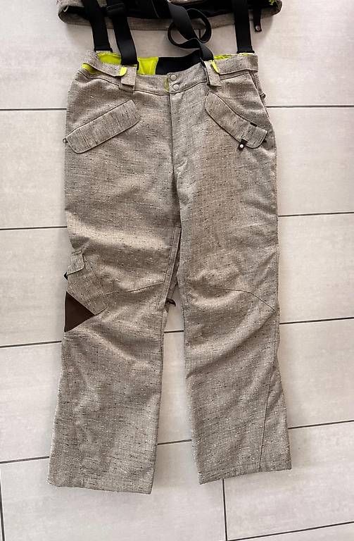 Completi: Ski / Snowboard Anzug, Marke Pulp, Grösse XXL – Usato da Wallisellen venduto da randy42 2