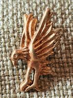 G683 - Pin goldiger 3D Adler klein