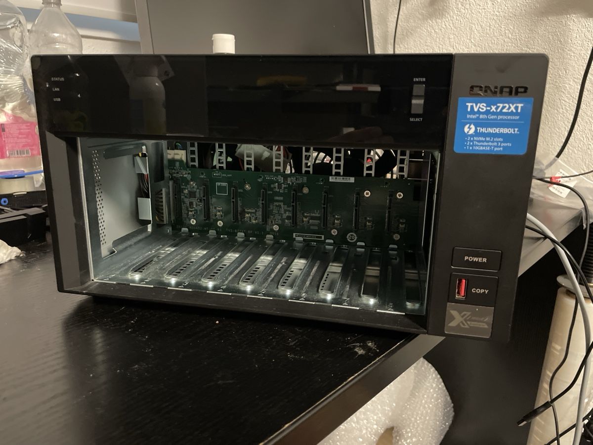 Qnap Server: QNAP TVS-x72XT – Difettoso da Abtwil SG venduto da Kueng.MultiOutlet 7