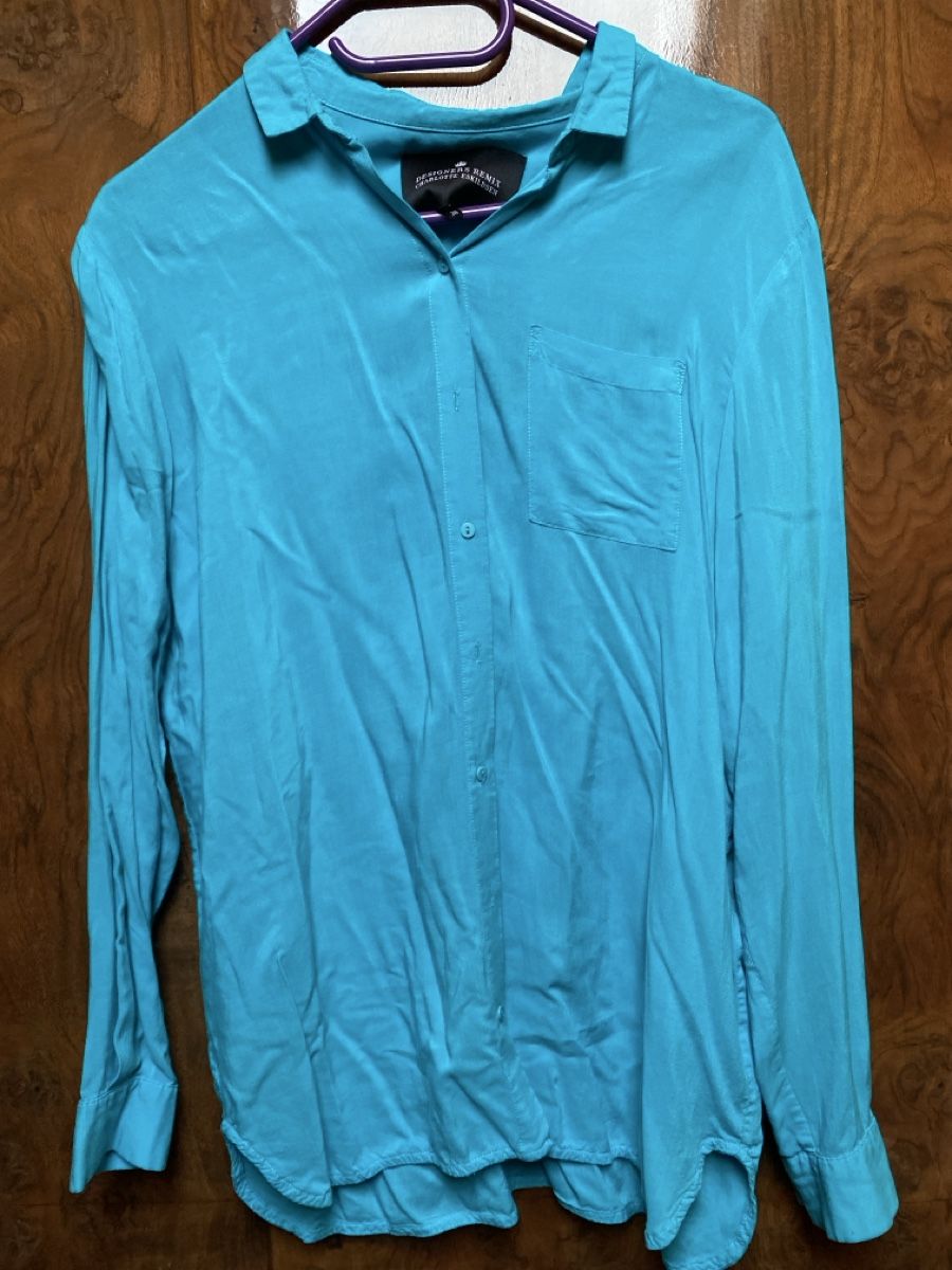Camicette: Türkisblaue "Charlotte Eskildsen"-Designerbluse, M – Usato da Birsfelden venduto da Yakari69