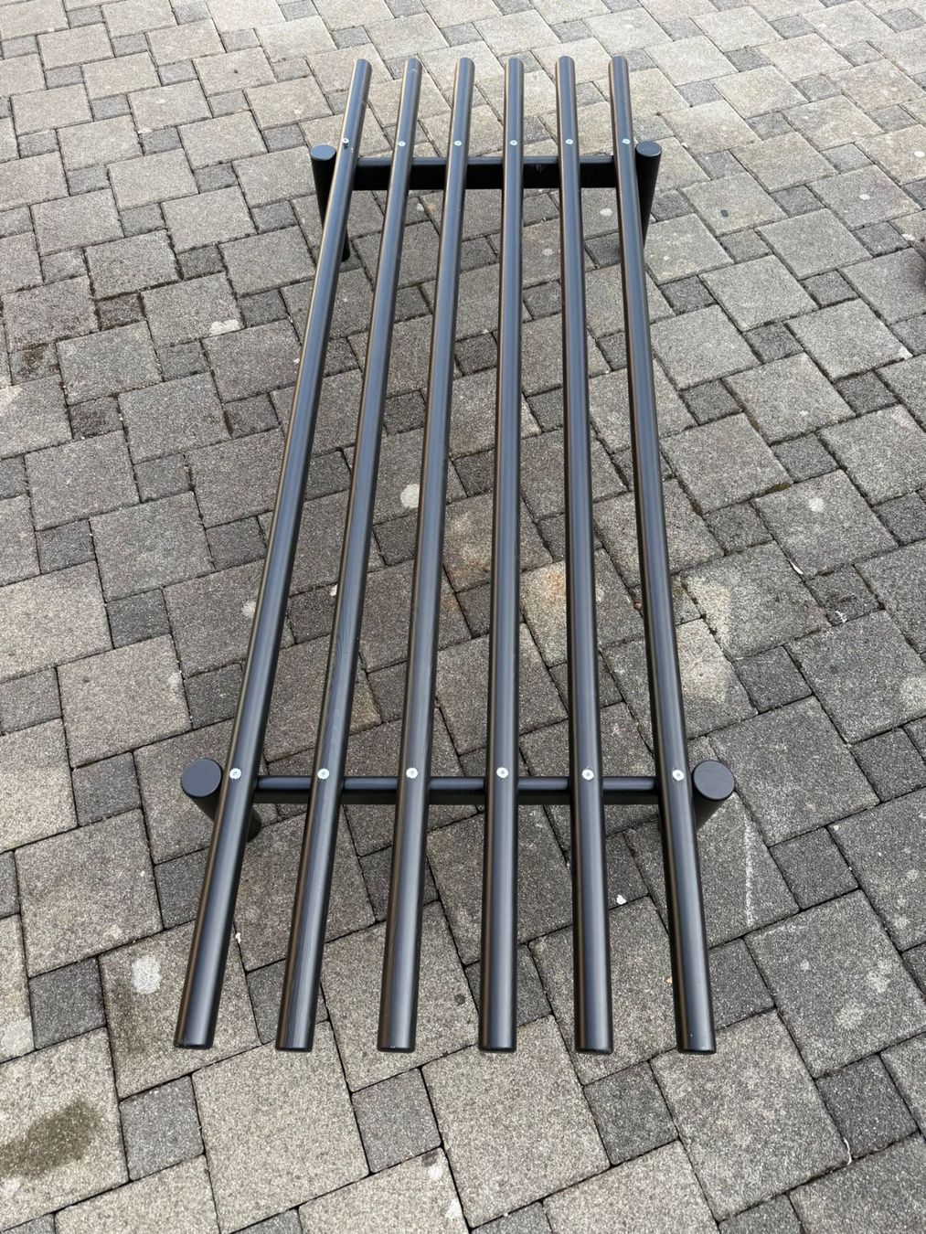 Liegen & Liegestühle: Graue Tagesliege/Couch mit Kissen – Gebraucht aus Interlaken von raphael26 7
