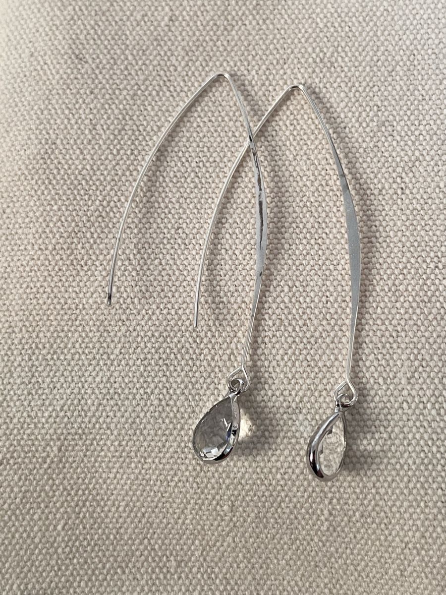 Orecchini pendenti & Orecchini a lobo: Boucles argentées avec cabochon en verre blanc – Nuovo (secondo la descrizione) da Genève venduto da ct_fqr8 1