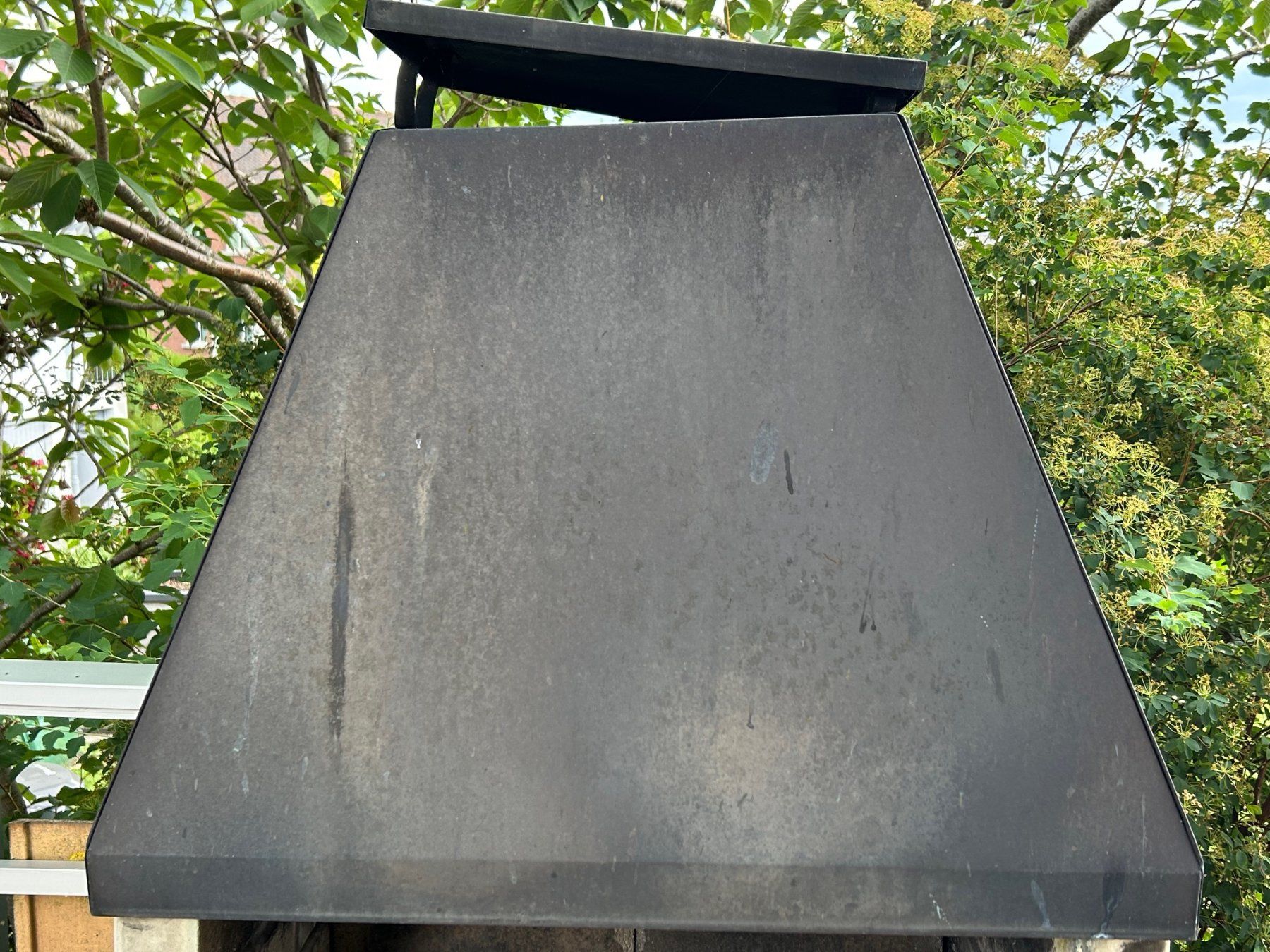 Griglie: Gartencheminée, Massiver Steingrill-Ofen – Usato da Untereggen venduto da mara15 6