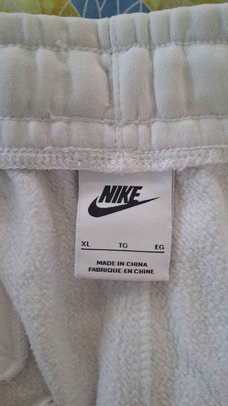 Nike Pantaloni: Nike Jogginghose XL – Usato da Balzers venduto da mackfose 1