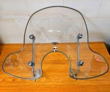 Vespa Toutes les pièces pour scooter: Piaggo-Vespa Windschild – D'occasion à Schaffhausen par gamejoker02 1
