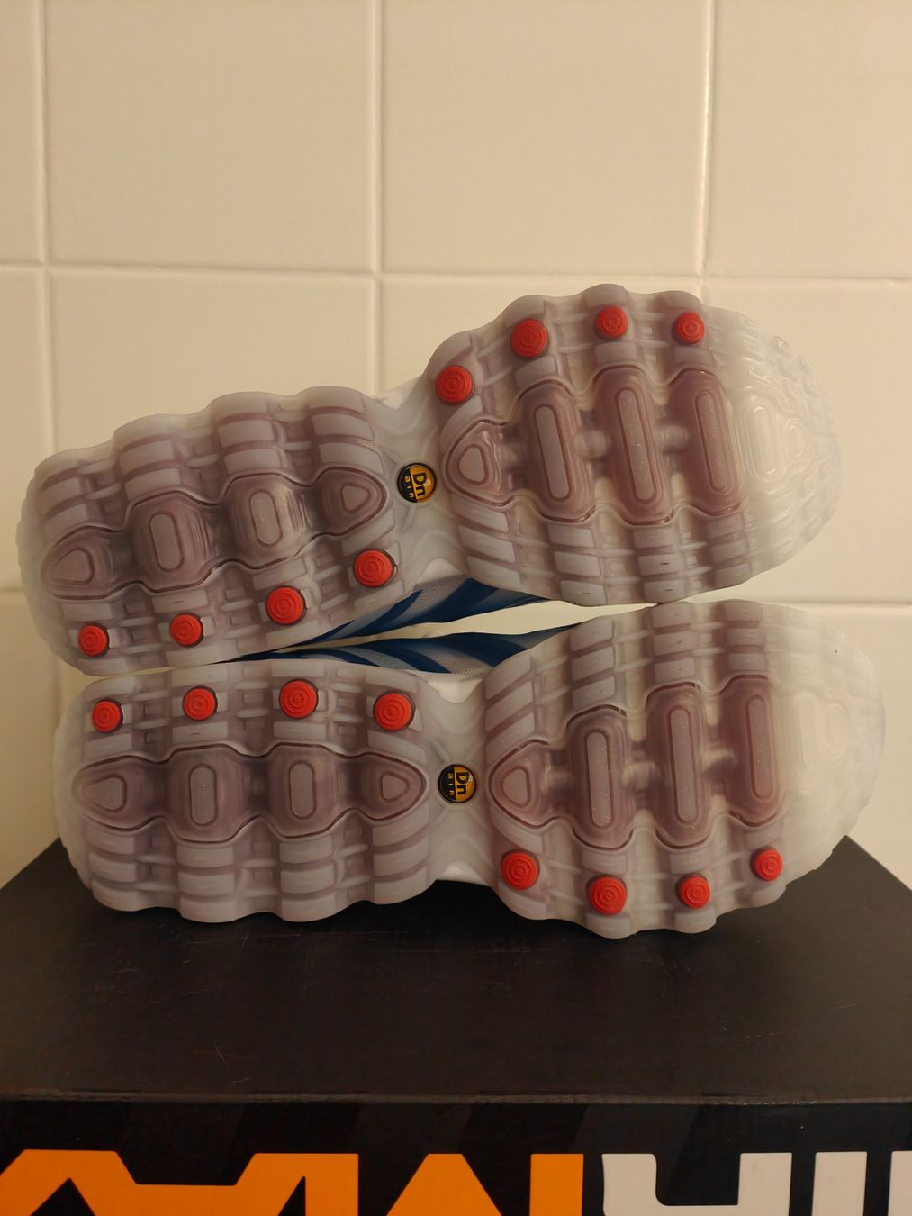 Nike Scarpe da uomo: Nike Air Max DN8 – Nuovo e nell'imballaggio originale da Fleurier venduto da dav_xx8y 5