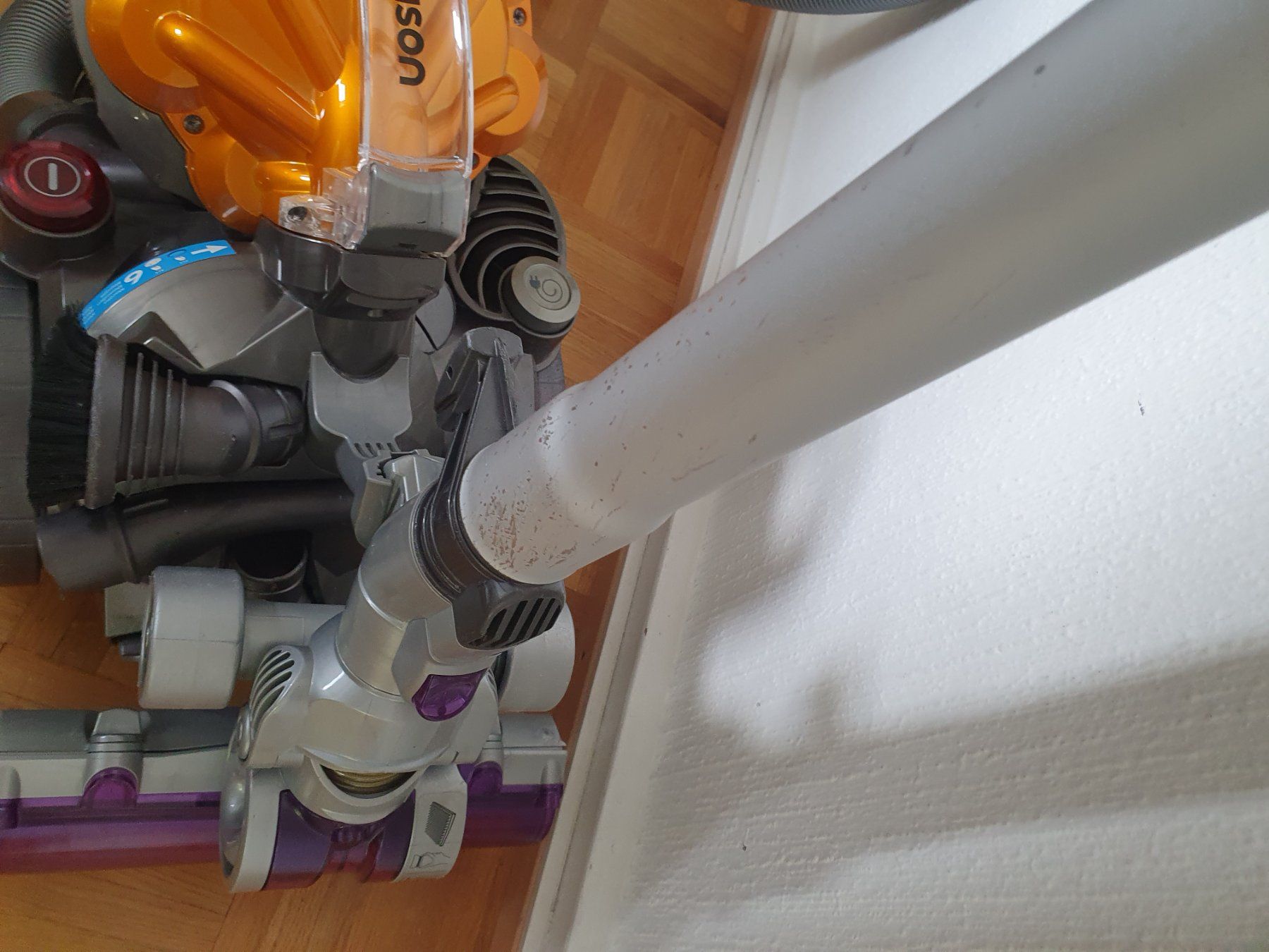 Dyson Aspirapolveri & Accessori: Dyson DC19 d'occasion – Usato da Prilly venduto da RoDyRe 3