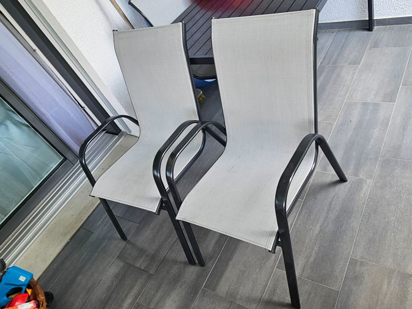 Livique Sedie: Gartenstühle 4er Set graues Textilgestell Metall – Usato da Bonstetten venduto da Lui_LND 1