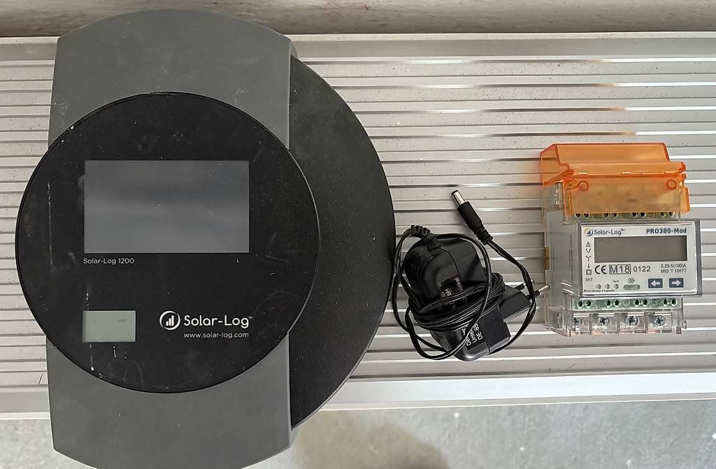 Messen: Solar-Log 1200 et compteur énergie PRO380 – Gebraucht aus Moutier von Duennmi 1