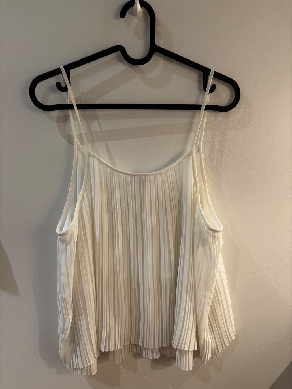 Vero Moda Tops: Débardeur top à bretelles blanc – D'occasion à Bulle par lfr_gfx8 1