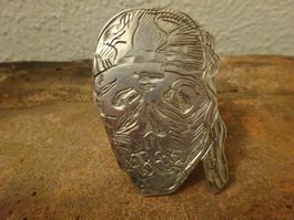 Totenkopf Rocker Brosche / MATINA SPAETT