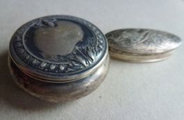Zwei uralte Silberdosen aus 800er Silber