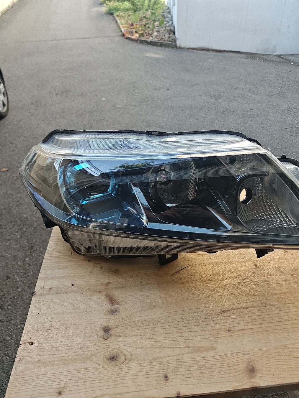 Suzuki Toutes les pièces auto: Suzuki Vitara LY Scheinwerfer led  – Défectueux à Niederuzwil par Adler740