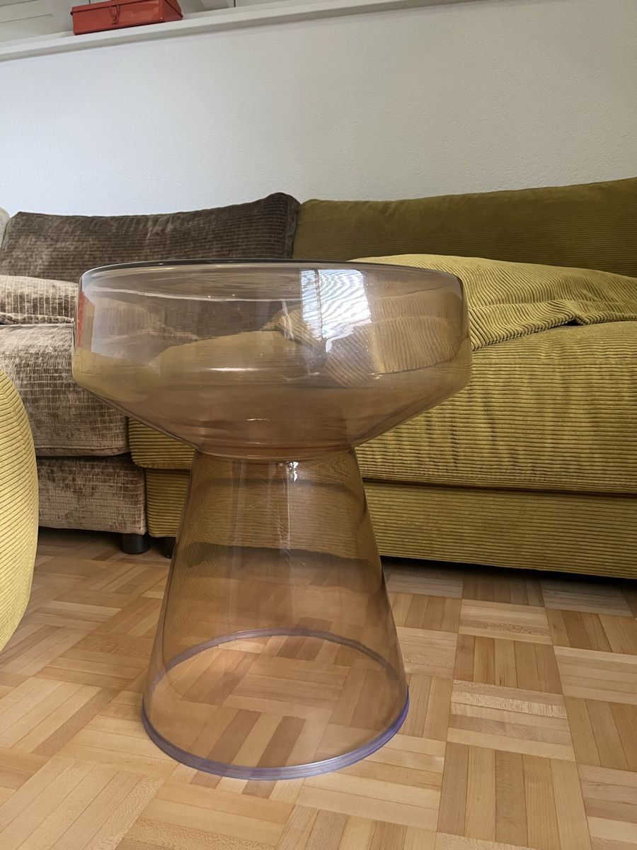 Nachttische: Beistelltisch aus braunem Glas – Neu (gemäss Beschreibung) aus Adligenswil von CREX