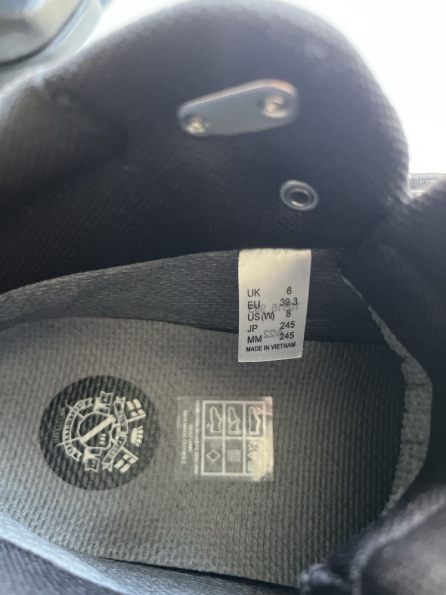 Helly Hansen Herrenschuhe: Helly Hansen Wanderschuhe Leder schwarz Grösse 39.3 – Gebraucht aus Brügg BE von Andalomas 1