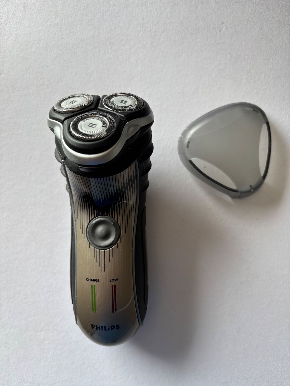 Philips Rasoi & Lamette da barba: Philips rasoio elettrico HQ7360 – Usato da PARADISO venduto da pin_vlj8