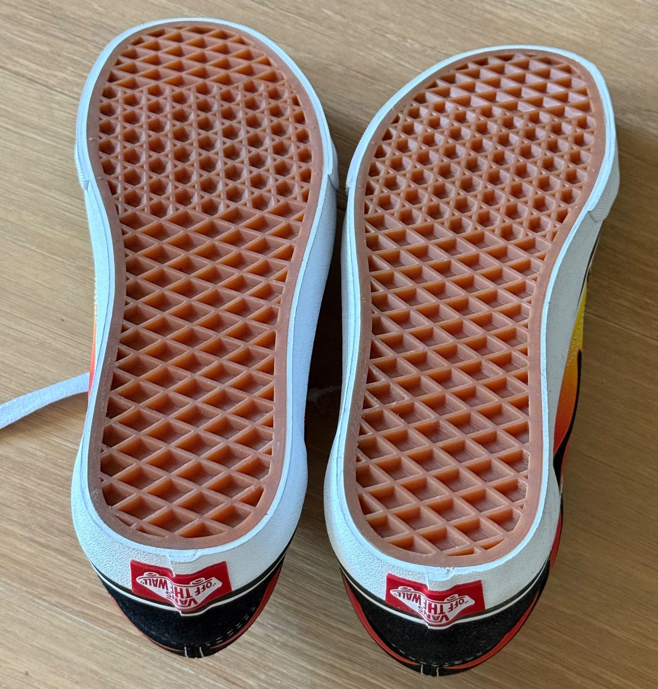 Vans Scarpe da donna: Vans Old Skool Flame Taille 38 - Neuves ! – Nuovo (secondo la descrizione) da Denges venduto da peumens 5