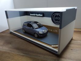 Lancia Ypsilon 1/43 in handgefertigter Präsentationsvitrine