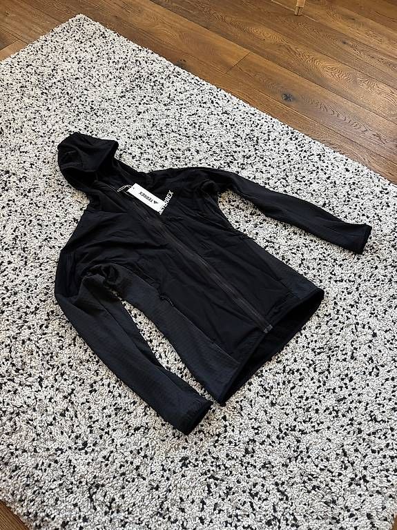 Giacche: adidas Terrex Techrock Hooded Wind Fleece Jacket – Usato da Wädenswil venduto da Valentinooo28