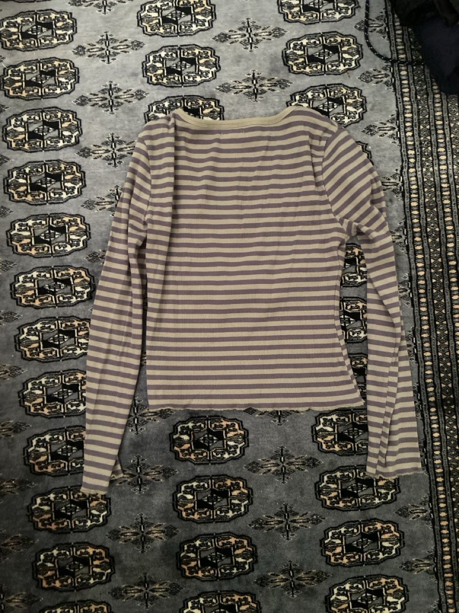 Pullover & Sweatshirts: grün violett gestreiftes longsleeve – Gebraucht aus Basel von Erdbeer_maus 1