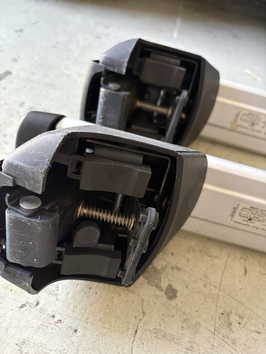Barres de toit: Audi Ski Racks – D'occasion à Uhwiesen par clairebland23 5